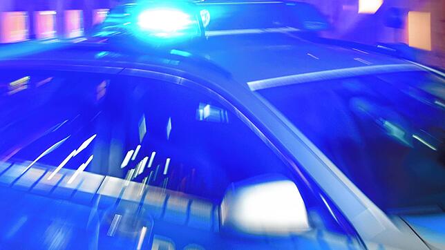 Gleich zwei Mal wird ein Auto von der Polizei in Pfullendorf in der Nacht zum Sonntag kontrolliert. Jedes Mal mit einem anderen Fahrer.
