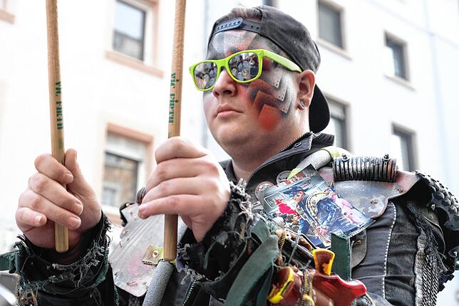 Bild 4: Bilder vom großen Fasnet Samschdig-Umzug der Poppele-Zunft (3)