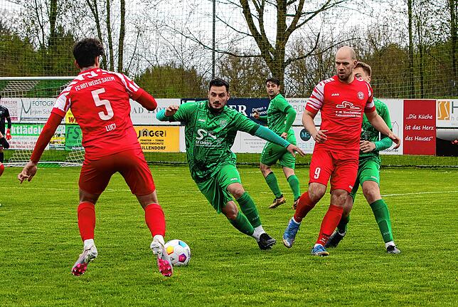 Bild 3: Die besten Bilder vom Bezirkspokal-Viertelfinale zwischen dem TSV Aach-Linz und dem FC RW Salem