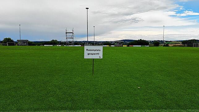 Wenn im Sommer die Profis zum Trainingslager kommen, müssen die Plätze in Topzustand sein.