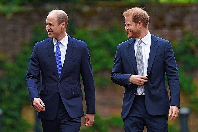 Sie mögen sich nicht mehr so nahe stehen wie früher – doch William (links) und Harry können noch gemeinsam lachen.