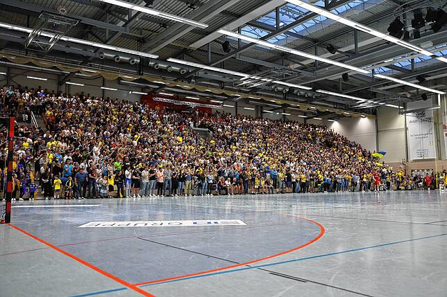 Aufstiegsspiel zur 2. Handball-Bundesliga in der vollen Schänzle-Halle.