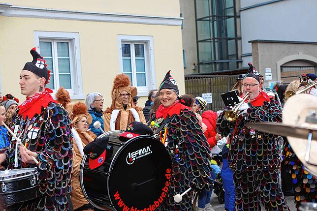 Bild 22: Großer Narrenumzug 2024 in Konstanz &ndash; die besten Bilder gibt&lsquo;s hier &ndash; Teil 1