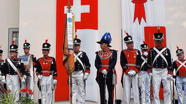 Spielmannszug und Bürgerwehr der Tiengener Zunft werden auch beim diesjährigen Schwyzertag bei der Totenehrung zu sehen und zu hören ...