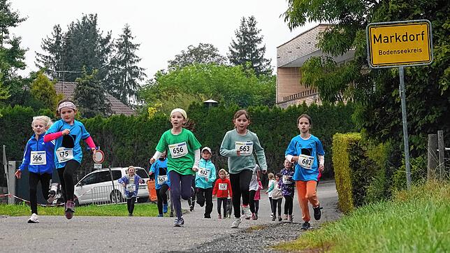 Das Bild zeigt eine Szene des Kinderlaufes aus dem Jahr 2019. 2020 fand der TVM-SÜDKURIER-Gehrenberglauf aufgrund der Corona-Pandemie ...