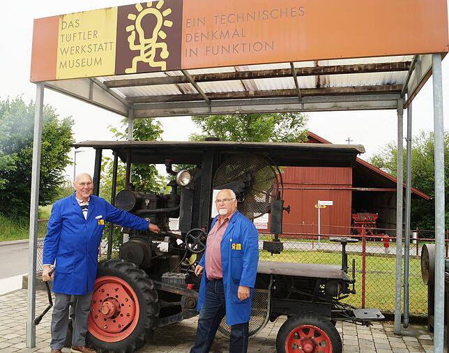 Schon die selbstfahrende Holzsäge im Museumshof ist eine Attraktion, vor allem, wenn sie von Peter Rütten und Siegfried Werres per ...
