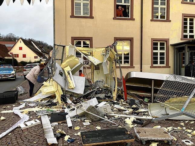 Ein gesprengter Geldautomat in Lörrach-Hauingen. (Archivbild)
