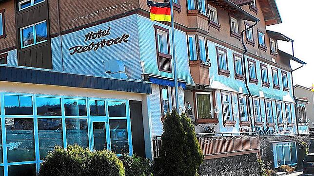 Angesichts fehlender Hotelgäste bieten die Hotels in Schonach &ndash; im Bild das &bdquo;Rebstock&ldquo; &ndash; Essen zum Mitnehmen an, ...