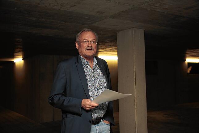 Axel Nieburg, geschäftsführender Vorstand der Baugenossenschaft Hegau, in der Tiefgarage der Praxedisgärten.