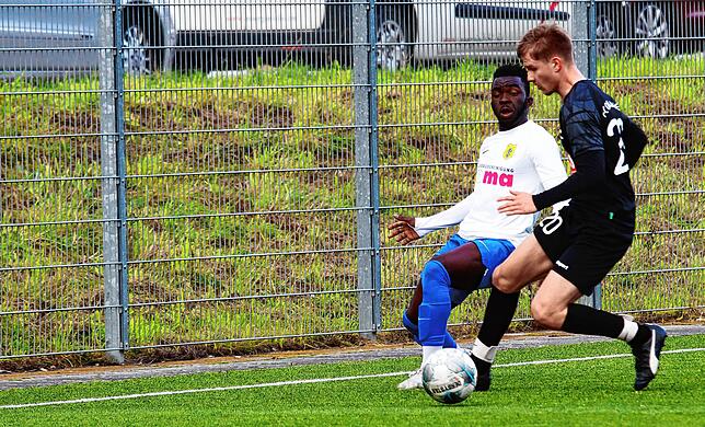 Bild 2: Die besten Bilder der Verbandsligapartie zwischen dem FC Singen und dem FC 08 Villingen II