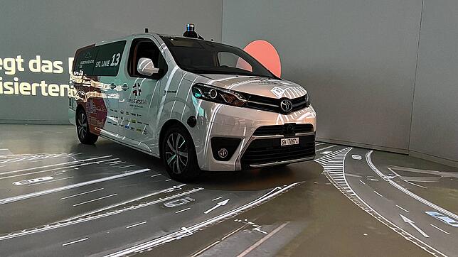 Der automatisierte Neunsitzer der Linie 13.