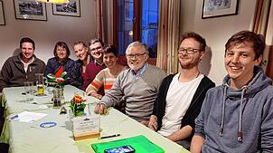 Die acht Kandidaten der Freien Wähler für den Daisendorfer Gemeinderat (von links): Dennis Grönig, Monika Bernhard, Elizabeth Kundisch, ...