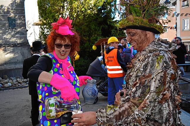 Bild 15: &bdquo;Markdorf total verruckt&ldquo;: Hier gibt es die Bilder der Straßenfasnet am Rosenmontag