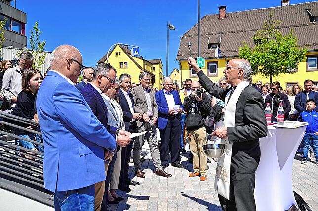 Bild 23: Tausende feiern St. Georgens neue Stadtmitte