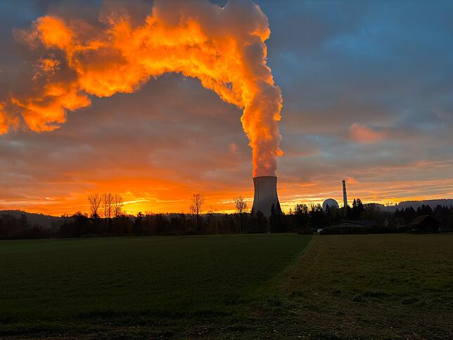 Leserreporter Atomkraftwerk Leibstadt in der Morgensonne