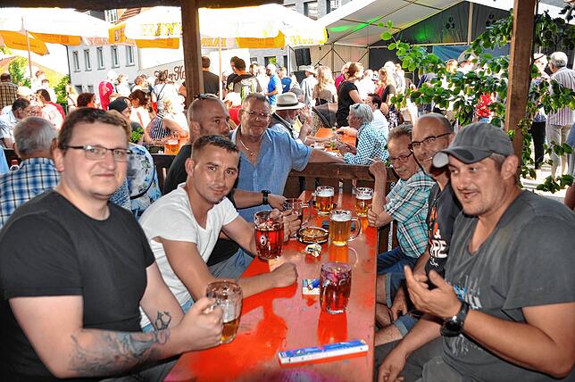 Bild 12: Sonnenstrahlen und Feststimmung in Markdorf
