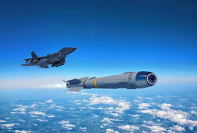 Iris-T-Lenkflugkörper können auch vom Flugzeug aus gestartet werden und Ziele in der Luft oder am Boden bekämpfen.