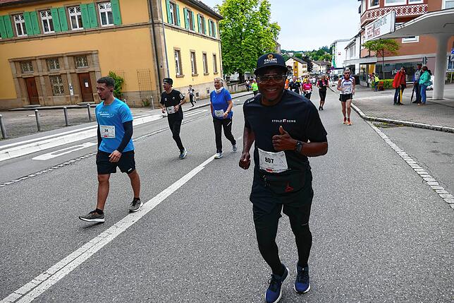 Bild 40: Donaueschingen schnürt die Laufschuhe. Schutzengellauf für den guten Zweck bringt 11000 Euro ein.