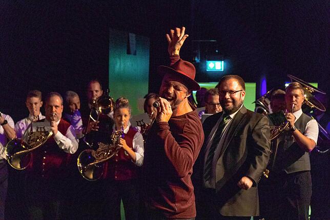 Bild 8: Bilder vom Festakt zur Eröffnung der Waldshuter Stadthalle mit Sänger Max Mutzke