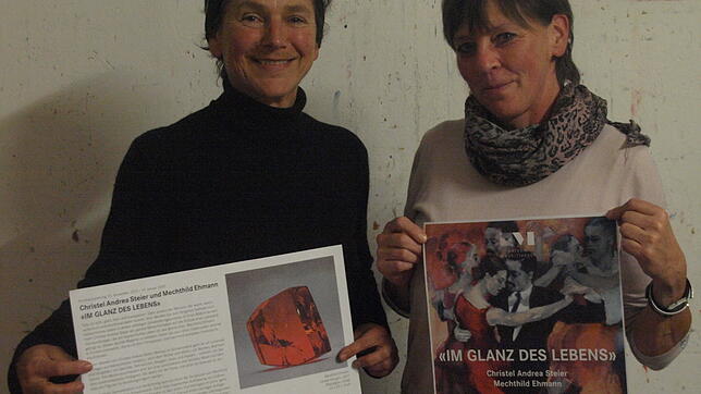 Die Bernauerin Christel Andrea Steier (rechts) und die Dachsbergerin Mechthild Ehmann bestreiten gemeinsam eine Ausstellung im ...