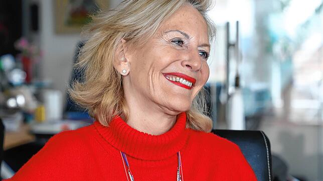 Gaby Hauptmann in ihrem Haus im Jahr 2020.