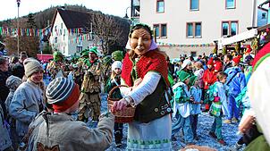 Bunt und fröhlich: das Kleggau-Narrentreffen in Weizen.