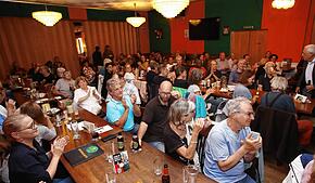 Bürger bekunden Interesse: Mehr als 100 Personen kamen zum Informationsabend der Initiative Wollmatingen in die ehemalige Linde.