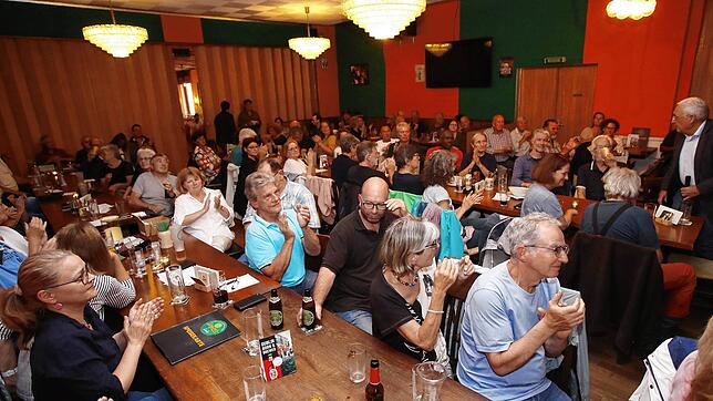 Bürger bekunden Interesse: Mehr als 100 Personen kamen zum Informationsabend der Initiative Wollmatingen in die ehemalige Linde.