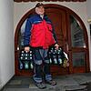 An allen Werktagen ist Gerold Schmidt unterwegs und liefert an die Höchenschwander Senioren Lebensmittel und Getränke aus.