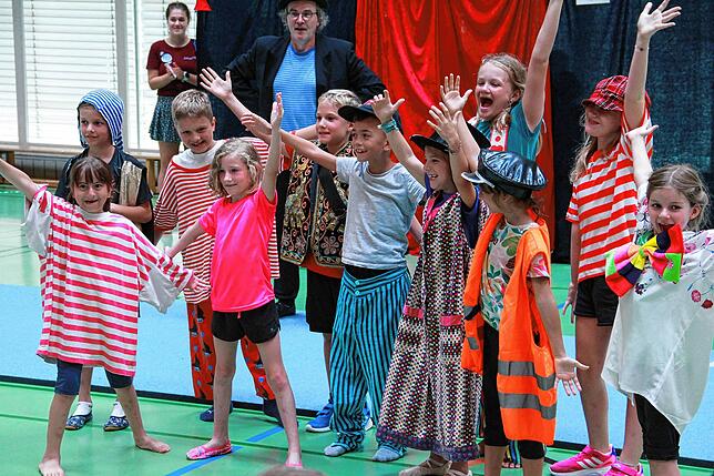 Bild 13: Manege frei für die große FEZ Abschluss Gala