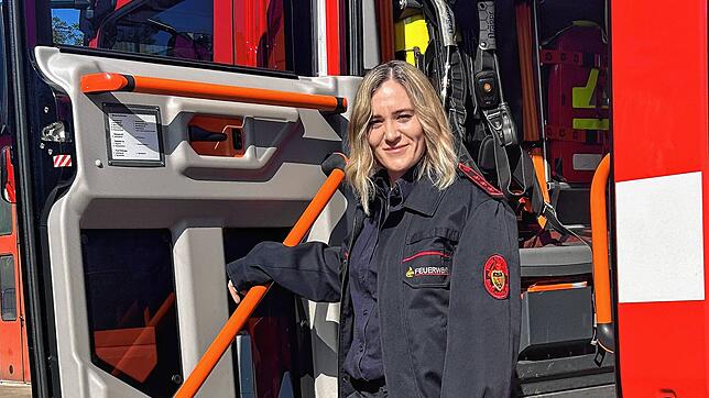 Doro Fink hat den Großteil ihres Lebens bei der Feuerwehr verbracht. Sie ist 39 Jahre alt und Mutter zweier Kinder. Bei der Feuerwehr ...