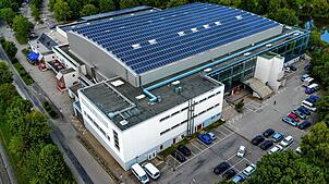 Die Helios-Arena von oben: In den nächsten Monaten soll die Energieerzeugung modernisiert werden. Künftig wird Abwärme der halle genutzt.