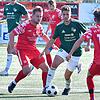 Treffsicher: Marvin Kalt (links) vom FC Schlüchttal und Patrick Klotz (Nr. 16) von der SG Mettingen/Krenkingen haben es mit ihren Toren ...
