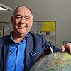 Jürgen Kaz wird für ein weiteres Jahr das Alexander-von-Humboldt-Gymnasium in Konstanz leiten. Eigentlich hätte er im Sommer 2023 in ...