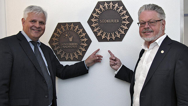 Die Geschäftsführer Thomas Müller (links) und Roland Wehrle danken den SÜDKURIER-Lesern für ihre Spenden. Ohne dieses Geld wären viele ...