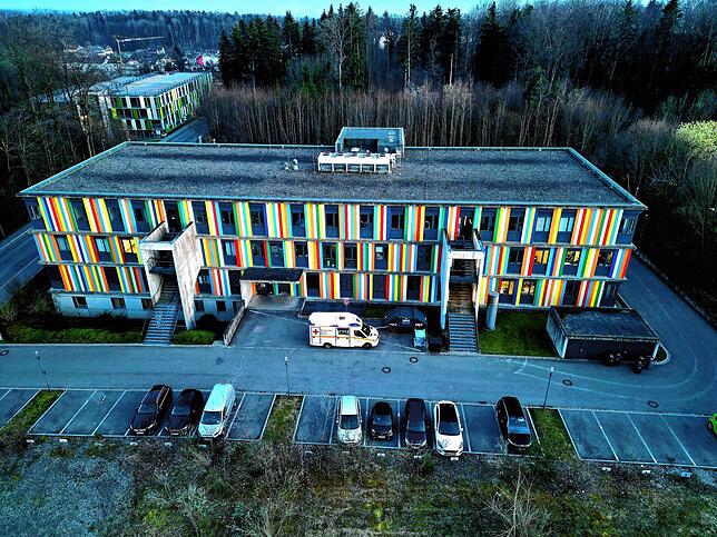 Eine Aufnahme vom Medizincampus Bodensee (MCB), dem Klinikum in Friedrichshafen. Bald soll sich der Landkreis darum kümmern.
