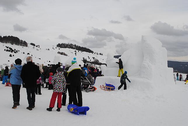 Bild 3: Schneeskulpturen-Festival in Bernau: Schauen Sie zu, wie aus Schnee Kunst wird
