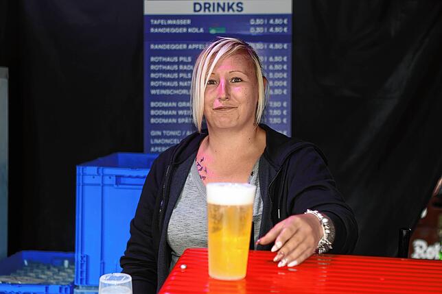 Bild 4: Trotz Regen gute Stimmung auf dem Hohentwielfestival- hier gibt‘s die schönsten Fotos