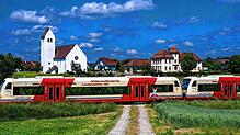 Die Biberbahn, die an Wochenenden auf der Strecke der Ablachtalbahn unterwegs ist, vor dem Sauldorfer Ortsteil Bichtlingen. Der ...