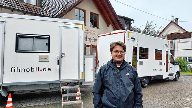 Paul Beck vor dem Dorfgemeinschaftshaus Schalander in Zußdorf.