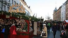 Bunte Stände, Tannen und Lichter: So sah der Weihnachtsmarkt im vergangenen Jahr aus. Mitte Februar entscheidet sich, wer den Zuschlag ...