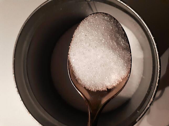 Weisser Feinzucker, Bio-QualitätUnverpackt-Lieferdienst: 10 Cent/100 GrammBioladen: 38 Cent/100 GrammFAZIT: Teurer im Bioladen