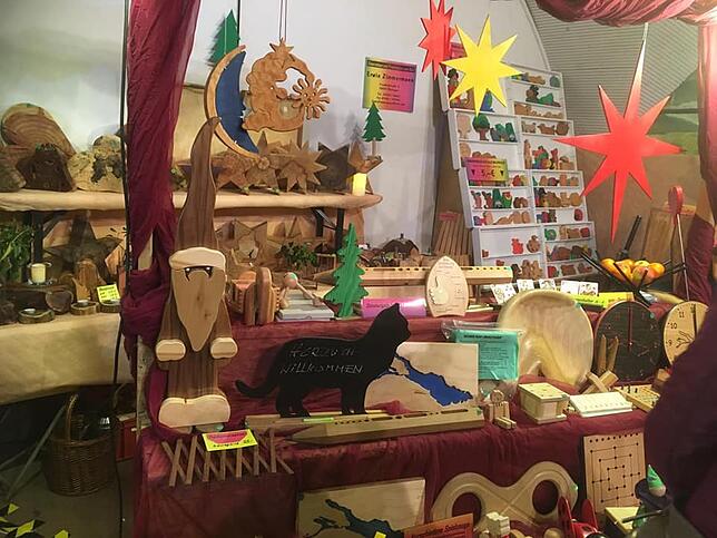 Kunstvoll wird es auch beim diesjährigen adventlichen Kunstmarkt in Öhningen in und um das Rathaus zugehen. Auf die Besucher wartet ...
