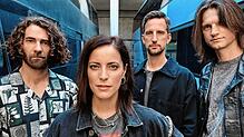 Silbermond statten auf ihrer Sommertournee 2023 auch Meersburg einen musikalischen Besuch ab. Von links: Andreas Nowak, Stefanie Kloß ...