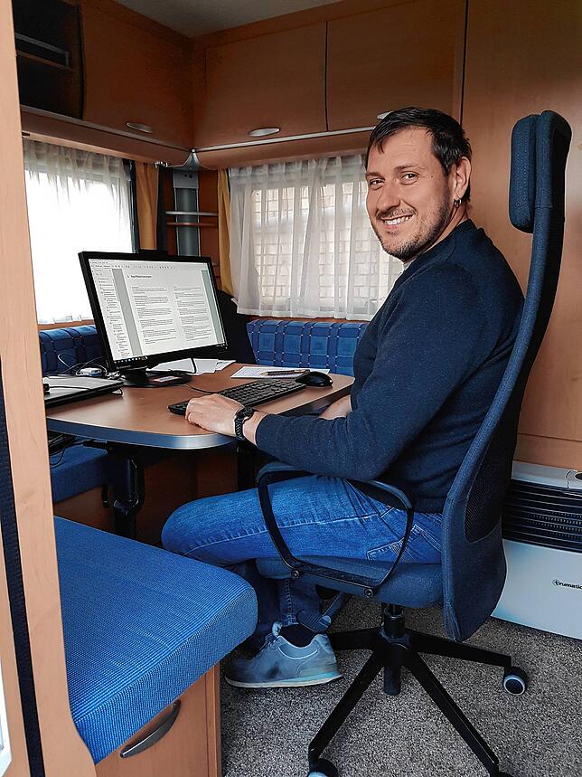 Armin Hager aus Oberteuringen hat in seinem Wohnwagen gearbeitet.