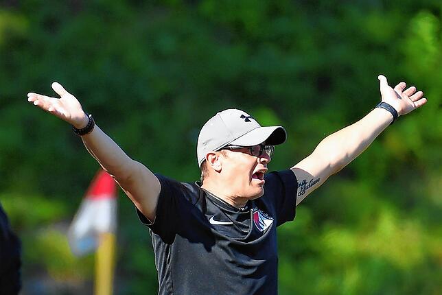 Bild 40: Spitzenreiter FC Erzingen setzt sich mit 5:0 beim FC RW Weilheim durch &ndash; und wir haben die Bilder!