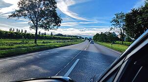 Die bestehende B31 zwischen Hagnau und Immenstaad.