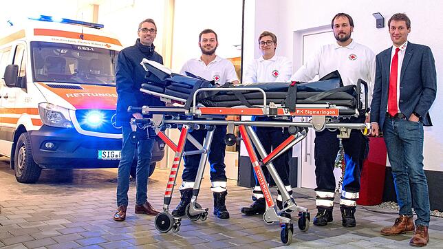 Ersthelfer sollen ab März den normalen Rettungsdienst des Roten Kreuzes von Meßkirch ergänzen. Unser Archivbild zeigt Gerd Will, Kilian ...
