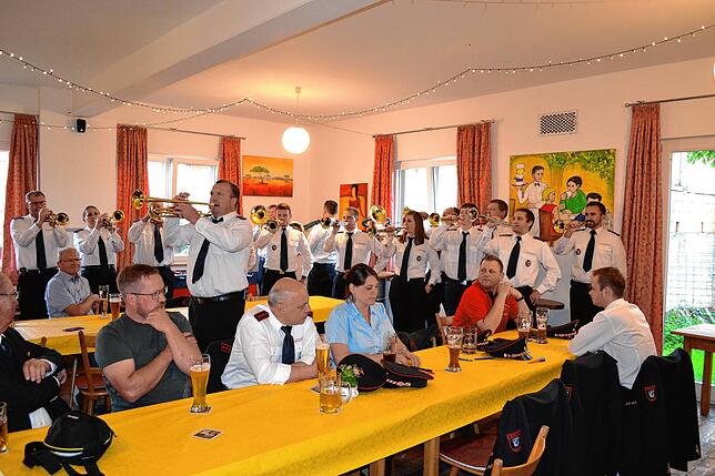 Der Fanfarenzug unter Leitung von Thomas Vögtle erhielt innerhalb der Gesamtwehr von Sauldorf eine neue Struktur. Die Musikerinnen und ...