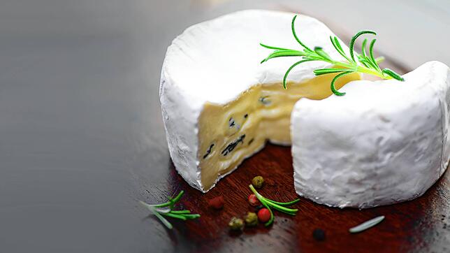 Noch verführt er seine Liebhaber mit seinem cremigen und geschmacksvollen Dasein. Doch dem Camembert droht das Aus.